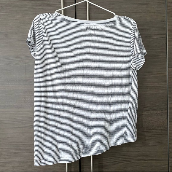 ✨FREE✨ Zara Striped Tee - Picture 2 of 4